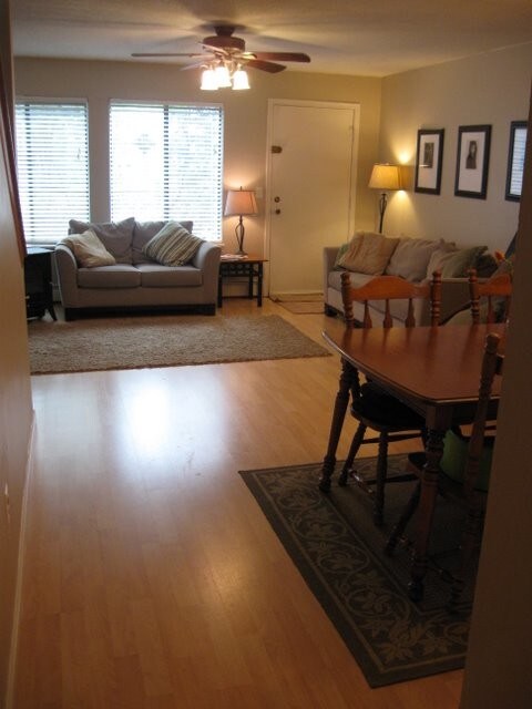 Sala de estar - 6 Talcott Forest Rd