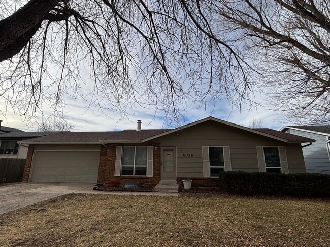 5 Bed, 2 Bath Ranch-style w/ A/C! - Available Now! - MileStone Real Estate Services - 5 Bed, 2 Bath Ranch-style w/ A/C! - Available Now! - MileStone Real Estate Services House