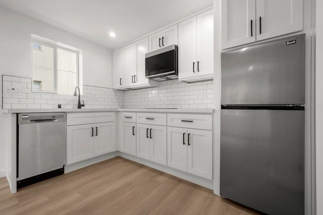 Photo - 4012 South Hillcrest Drive Apartment