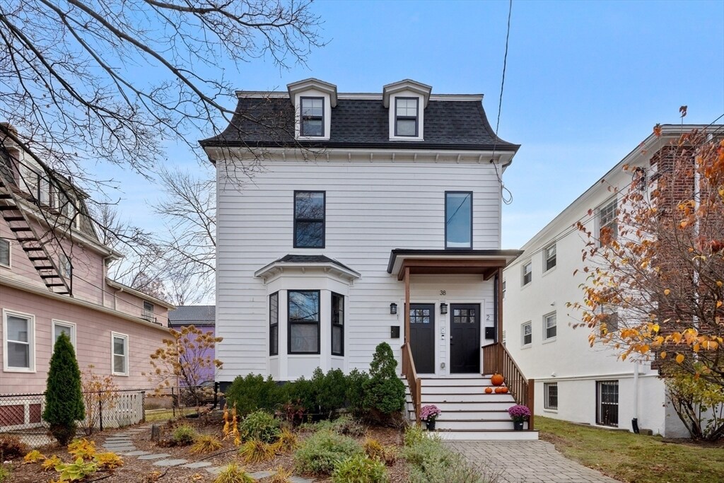 Primary Photo - 38 Chester St