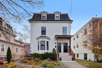 Building Photo - 38 Chester St