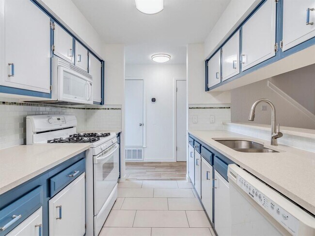 Foto del edificio - 6706 Deatonhill Dr