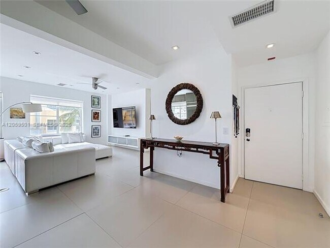Foto del edificio - 1460 Ocean Dr