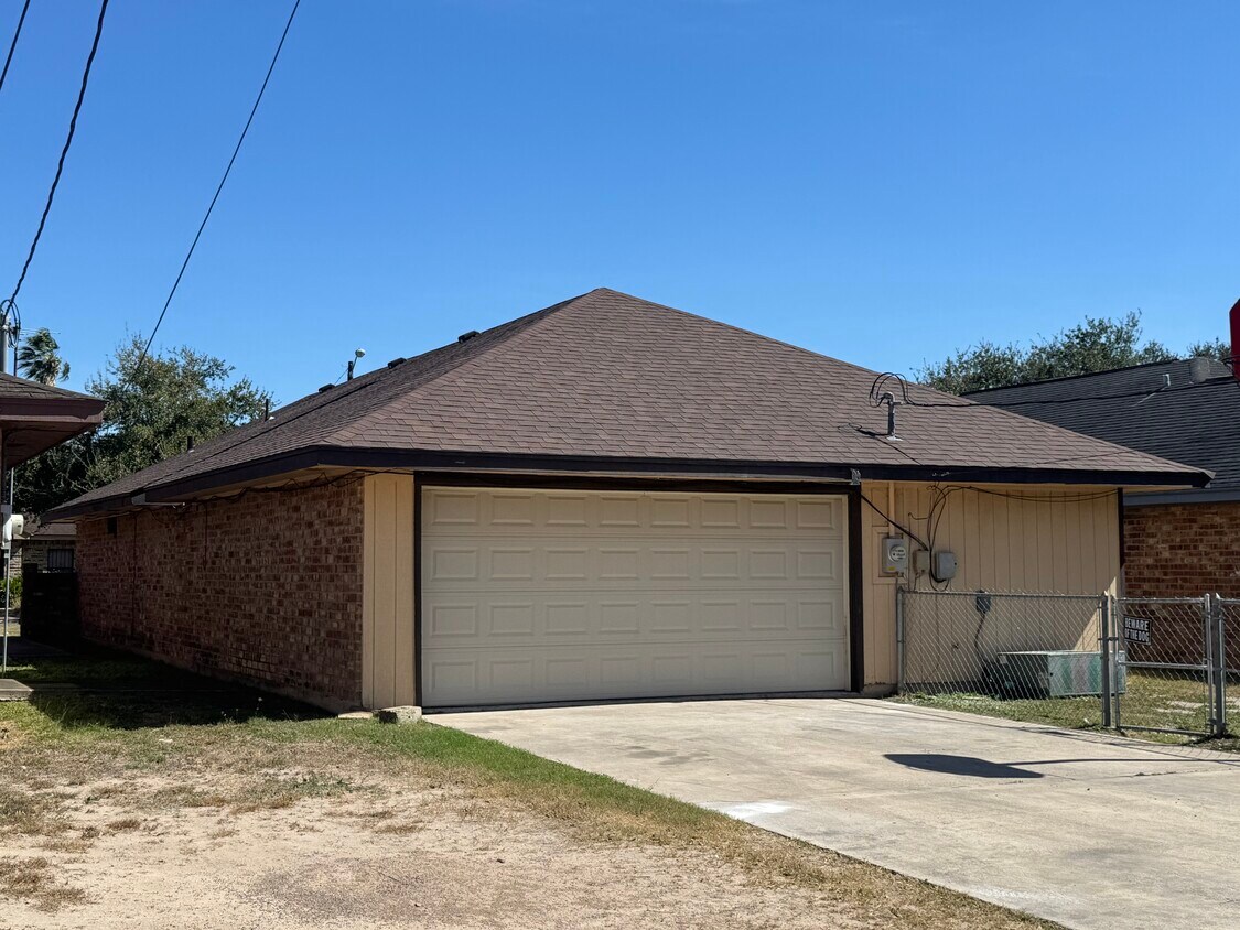 Foto del edificio - 604 Silva Dr