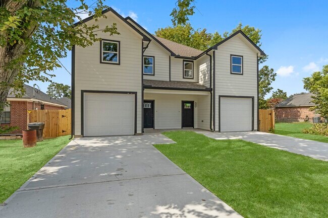 Foto del edificio - 8205 Carver Rd