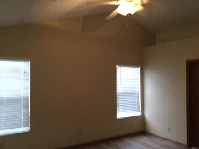 Building Photo - 509 Wynridge Dr