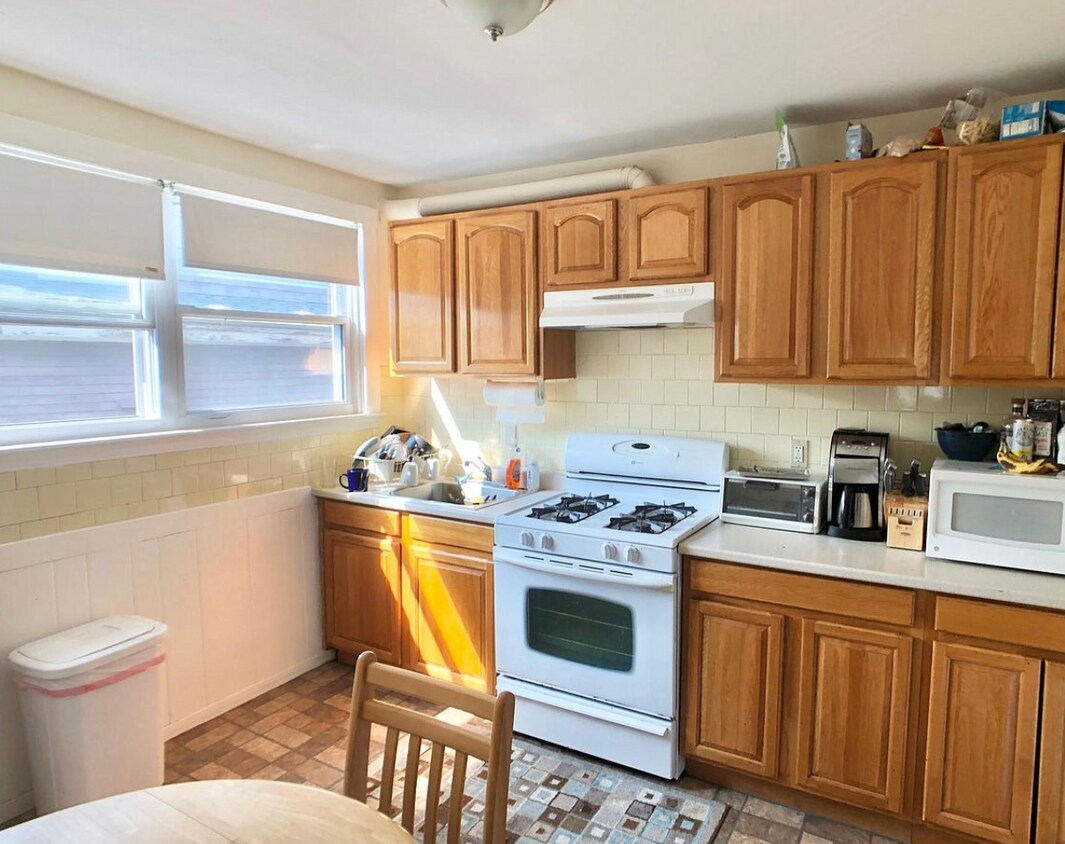 Primary Photo - 19 Allston St