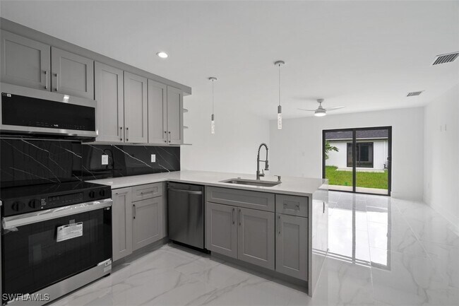 Building Photo - 5014 28th St SW