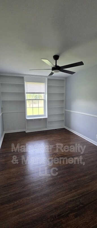 Building Photo - 100 Southburn Dr