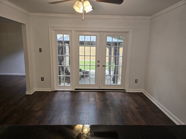 Dining room view of patio - 114 N Woodstock Circle Dr