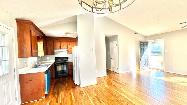 Building Photo - 14720 Loren Dr