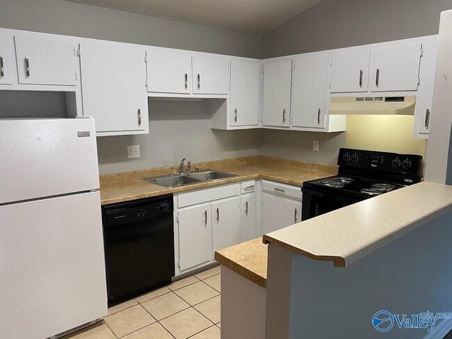 Foto del edificio - 3703 Squaw Valley Dr SW