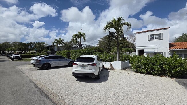 Foto del edificio - 1105 NE 119th St