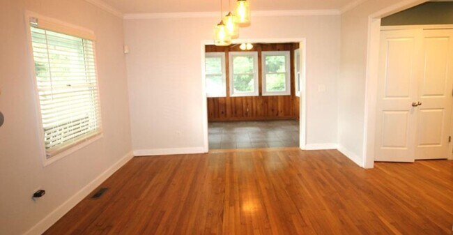 Foto del edificio - 3293 Covington Hwy
