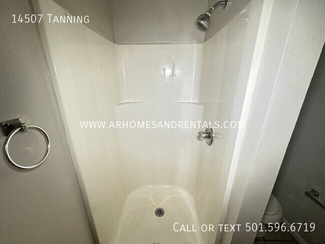 Foto del edificio - 14507 Tanning Rd