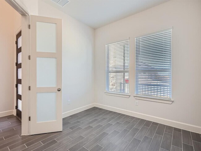 Foto del edificio - 11701 Dillon Fls Dr