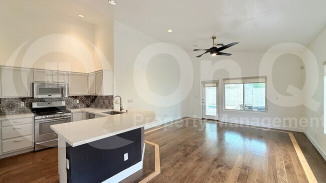 Foto del edificio - 920 W Breckenridge Ave