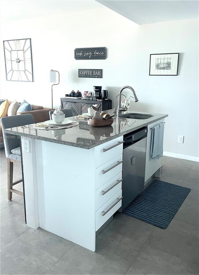 Foto del edificio - 888 Biscayne Blvd