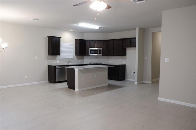 Foto del edificio - 256 Scenic Hills Cir