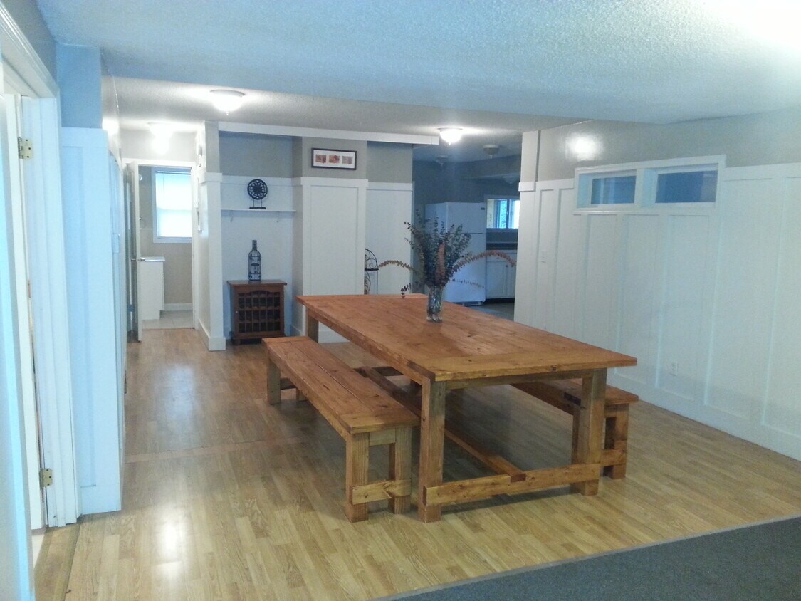 Dining Room - 17340 Oak St