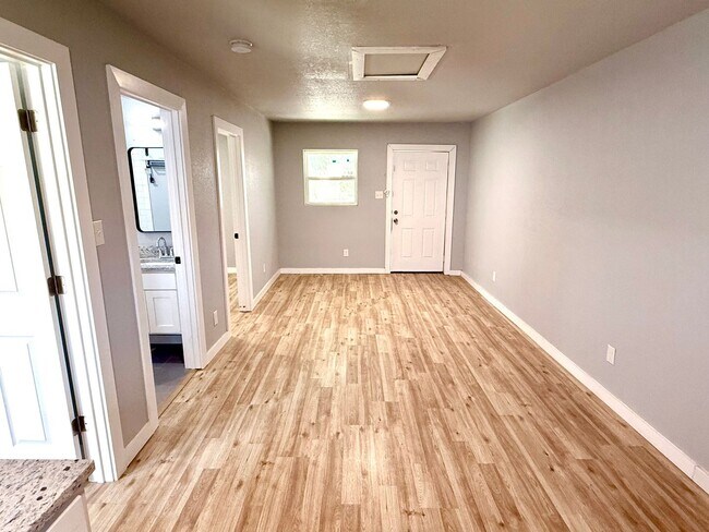 Building Photo - 2630 Observation Dr