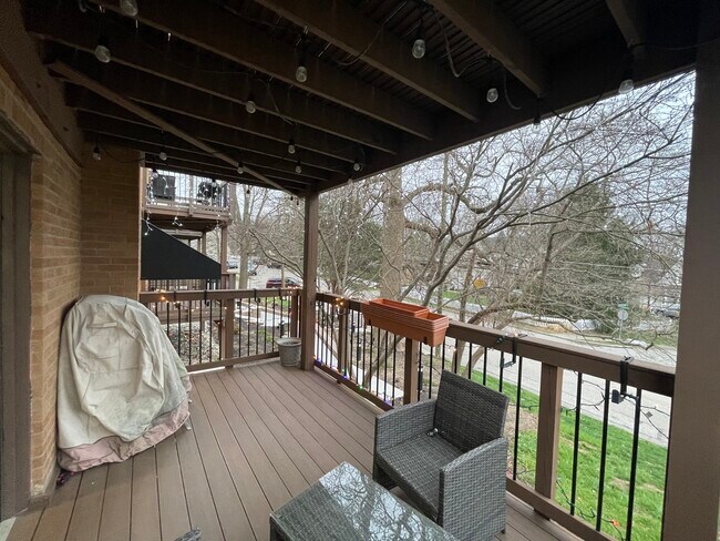 Deck - 3572 Grandin Rd