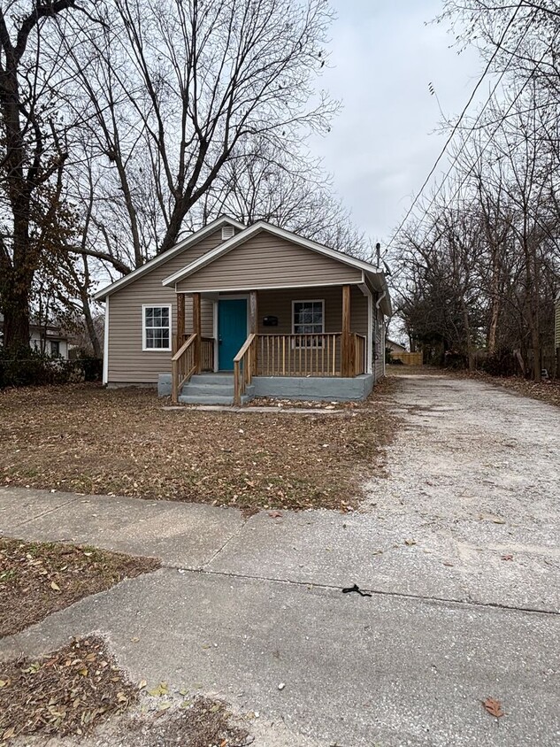 Primary Photo - GREAT RECENTLY REMODELED 2 Bedroom Home wi...