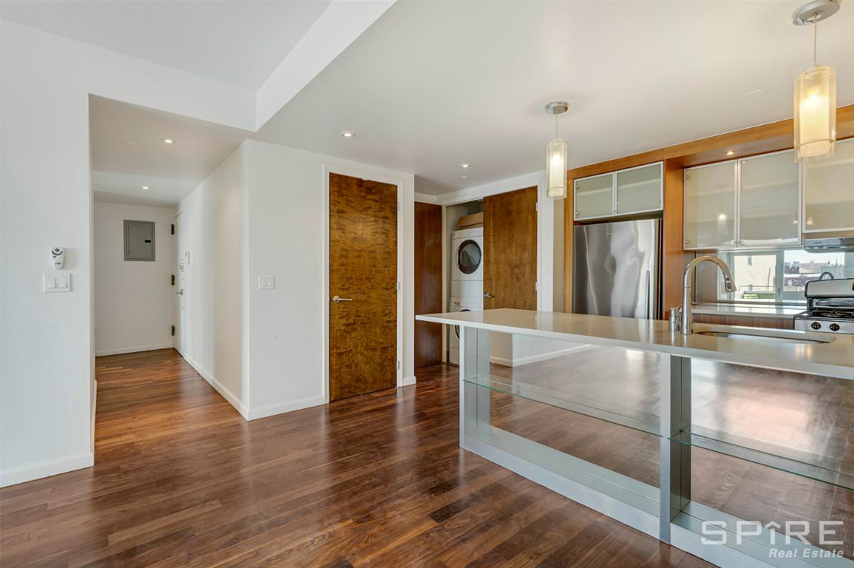 Foto principal - 154 Skillman Ave