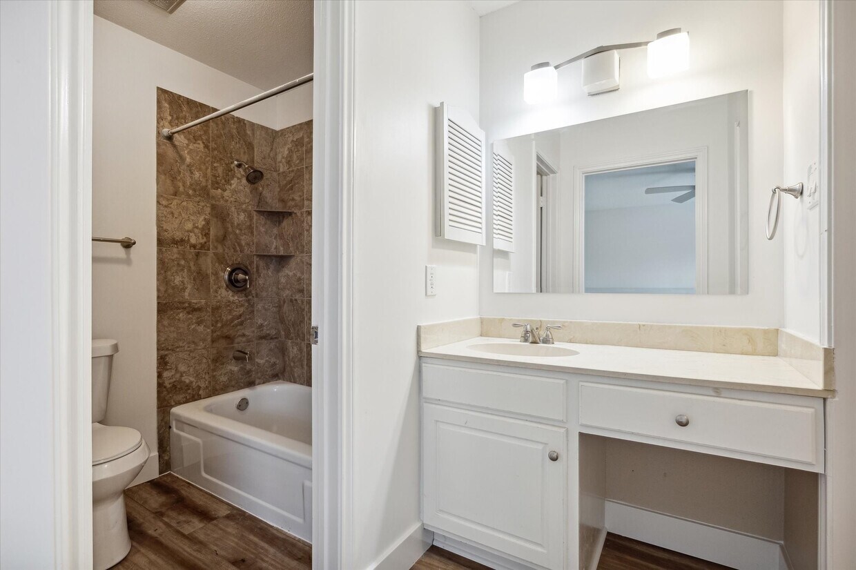 Building Photo - 1201 McDuffie St