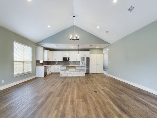 Building Photo - Charming 3-Bedroom Home with Updated Kitchen and Dual-Sink Primary Bath