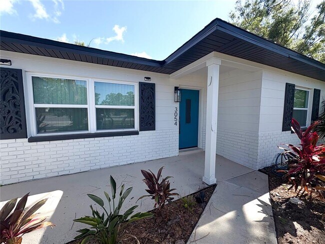 Building Photo - 3054 Adrian Ave
