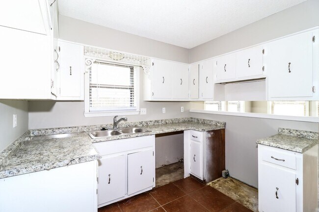 Foto del edificio - 6628 Birch Run Ln