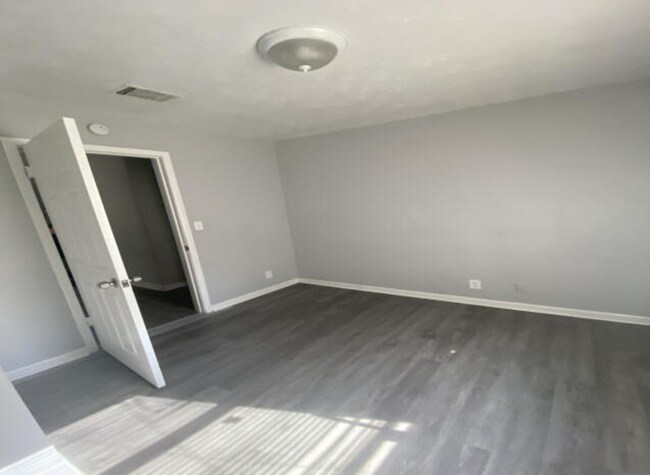 Foto del edificio - 1751 Powhattan St