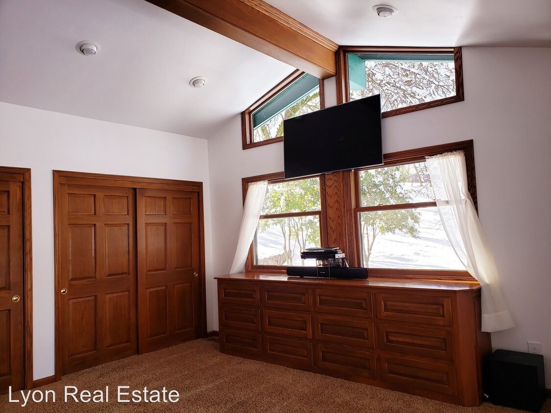 Primary Photo - 3 br, 2 bath House - 6660 Grizzly Flat Road