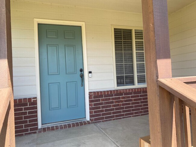 Building Photo - Beautiful  Home with 3 Car Garage and Fenced Yard -$750 Off 1st Months Rent