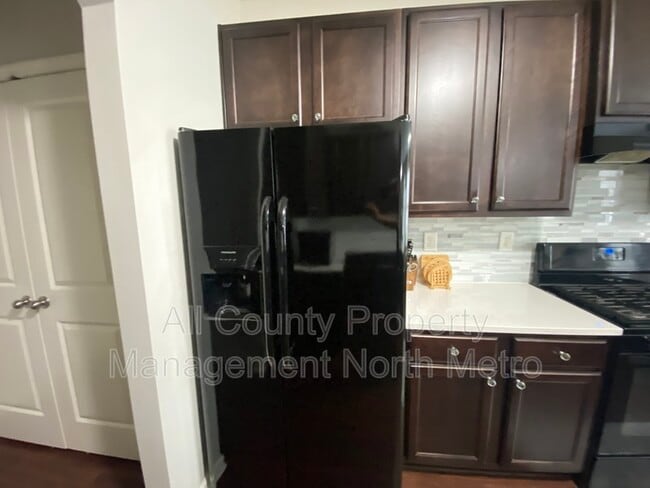 Building Photo - 3371 Castleberry Village Cir