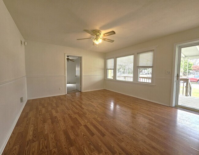 Building Photo - 1133 Leland Cir