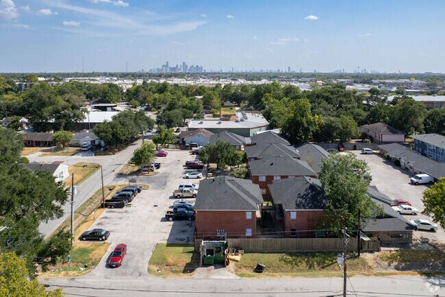 Picture of Airline Villas Apartments - Apartments in Houston, TX | Apartments.com