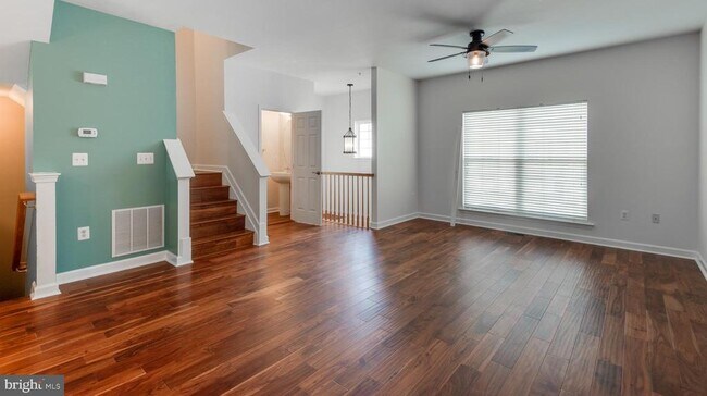 Building Photo - 48395 Sunburst Dr