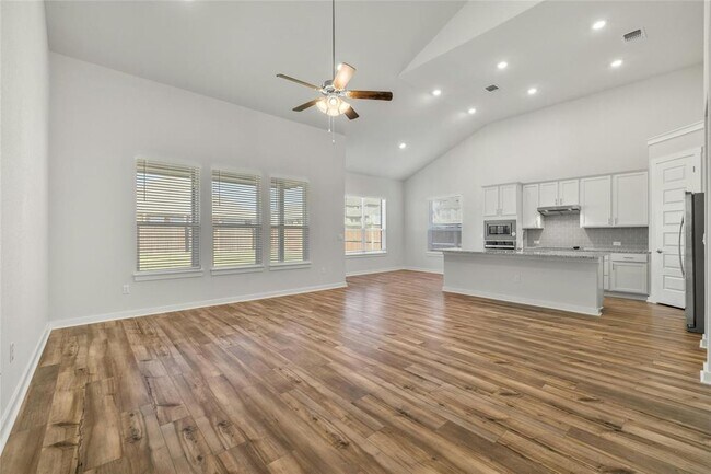Building Photo - 113 Shadow Oak Cv