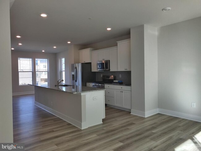 Building Photo - 2766 Bridgewater Dr