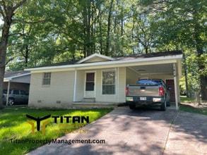 Building Photo - 1414 Chris Dr