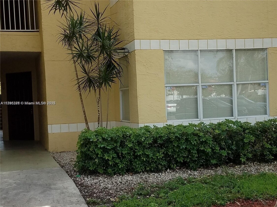 Primary Photo - 12430 Vista Isles Dr