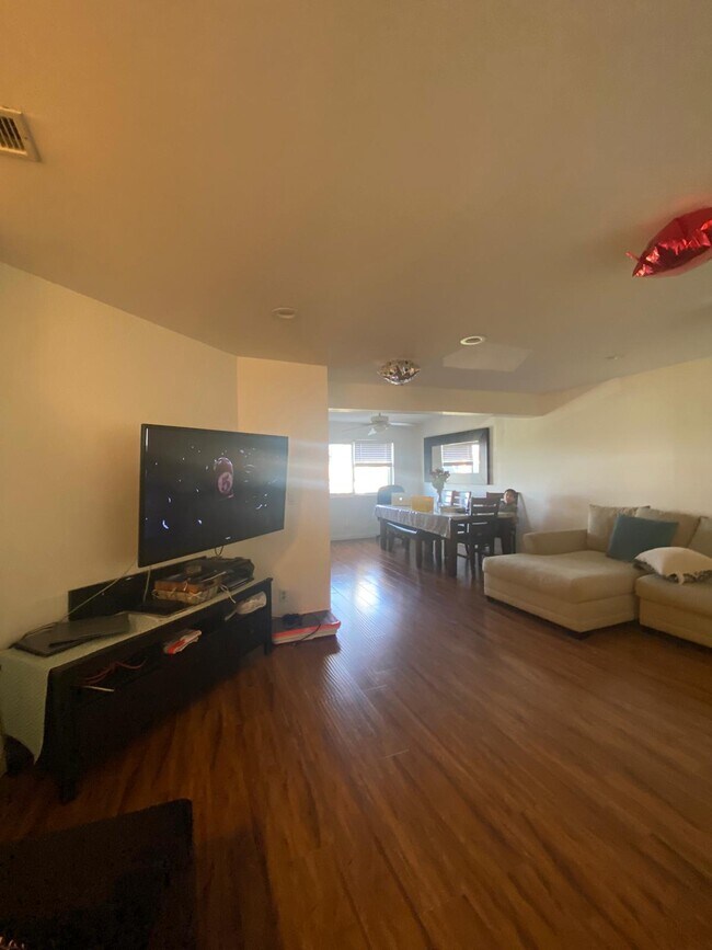 Living Room & Dining Room - 18333 Hatteras St