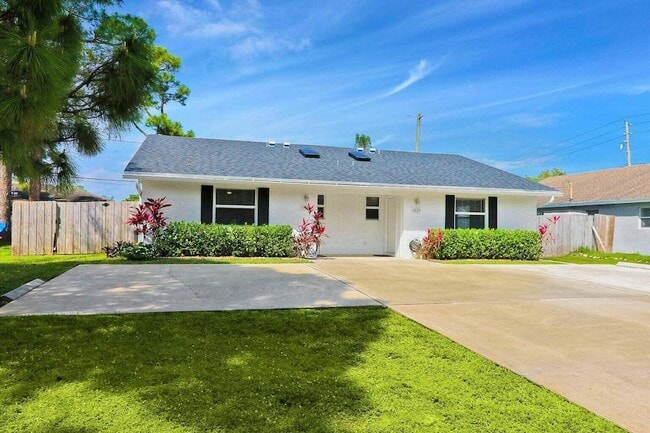 Photo - 6029 Eberts St House