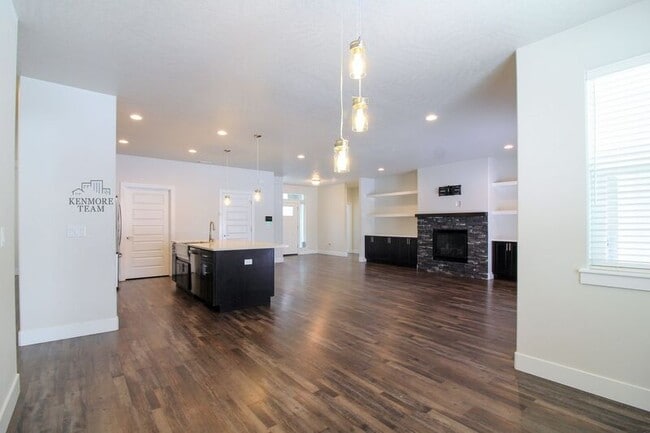 Building Photo - 1025 Klikitat St