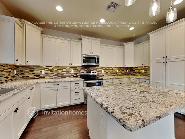 Foto del edificio - 3361 N Los Alamos