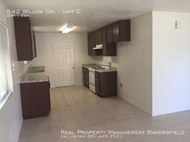Building Photo - 542 Willow Dr Unit C