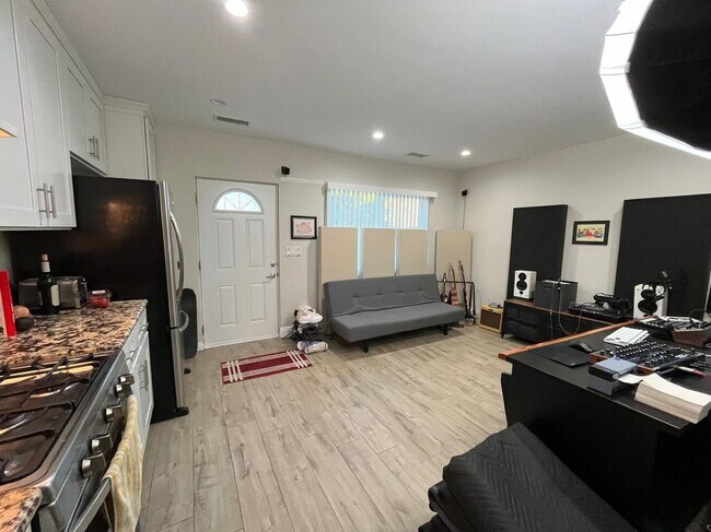 Foto del edificio - 839 E Santa Anita Ave