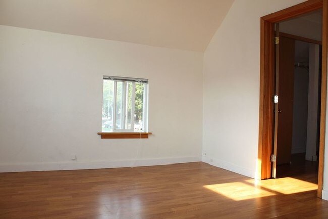Foto del edificio - 330 S Asbury St